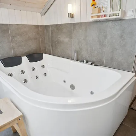 Bessi - 200m From The Sea By Interhome Vakantiehuis
