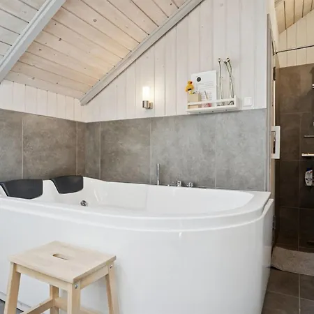Vakantiehuis Bessi - 200m From The Sea By Interhome